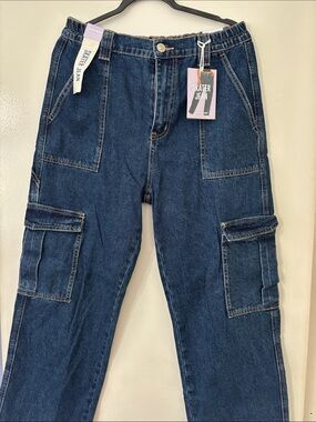 Women’s Skater Cargo Jeans - Dark Blue